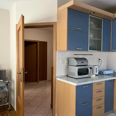 Adriana Biograd Na Moru