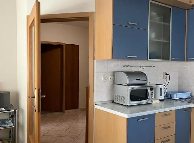 Adriana Biograd Na Moru